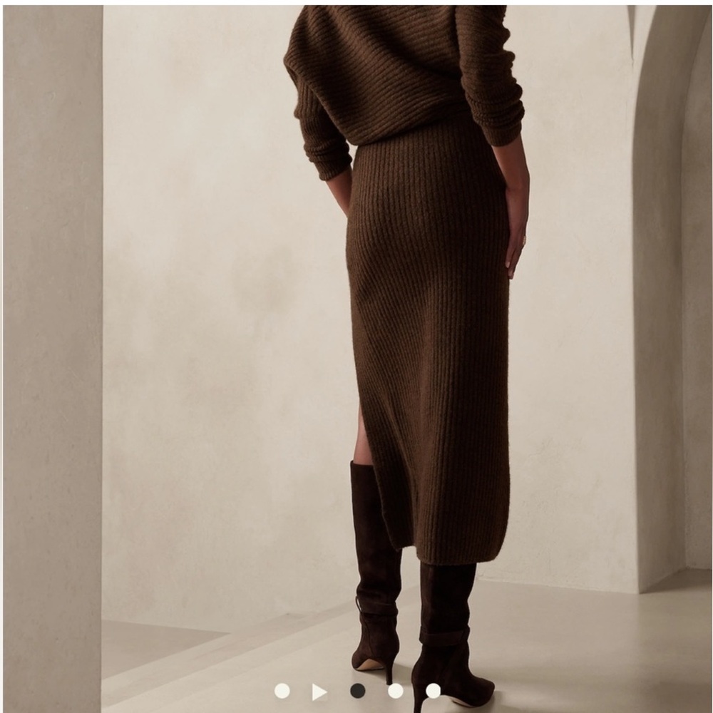 Brand New (Never Worn) Banana Republic Colleta Off-Shoulder Midi Dress